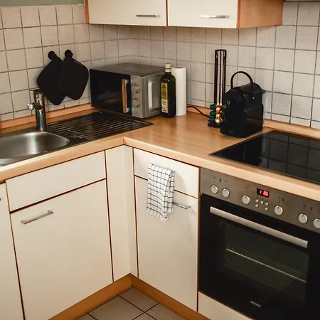 Zentrale & Frisch Renovierte Am Bahnhof *