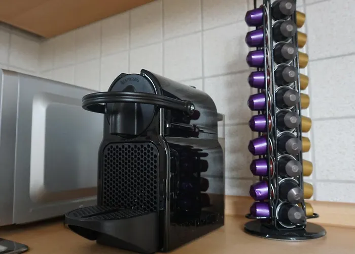 Zentrale & Frisch Renovierte Am Bahnhof *